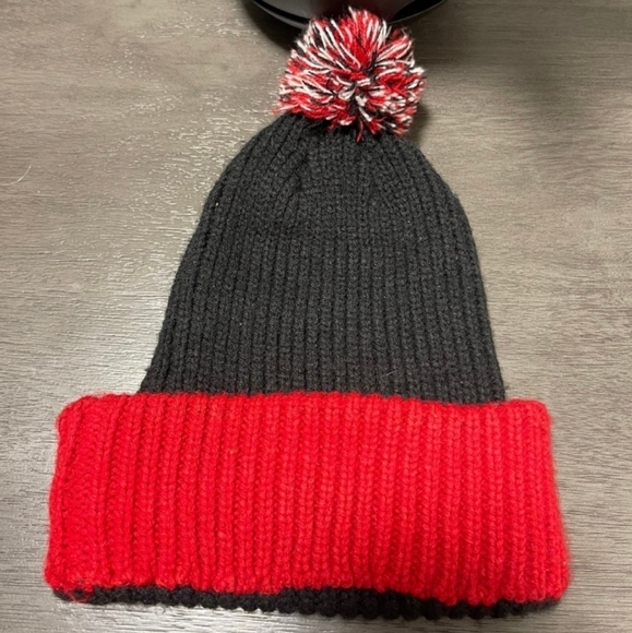 Atlanta Falcons 47' Brand Thick Knit Pom 90's "Script Style" Beanie - Picture 3 of 3